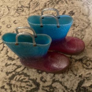 Kids light up rain boots